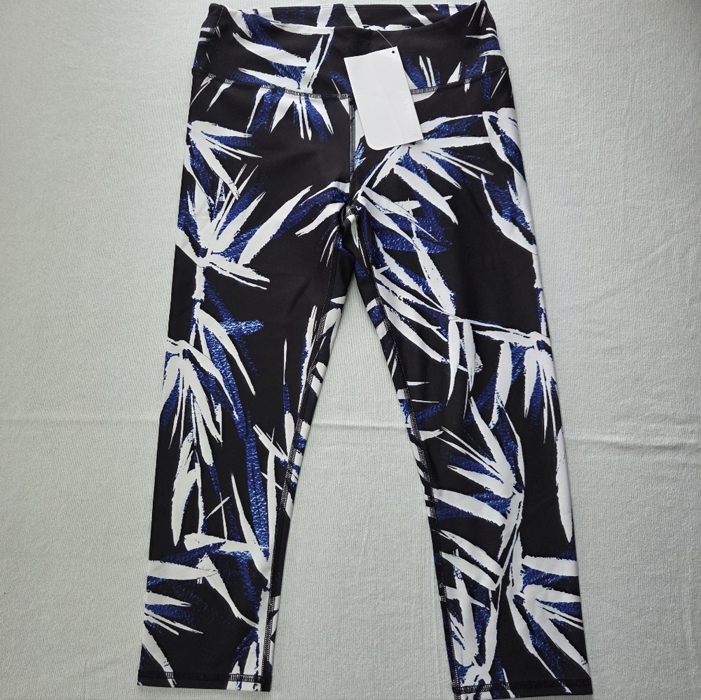 NEW Fabletics Salar Capri Leggings - Size XS (2-4)